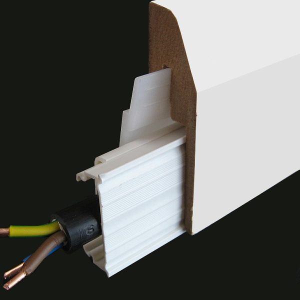 Plinthe electrique blanche – 20 x 70 mm