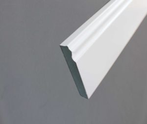 Plinthe moulurée blanc – 19 x 120 mm