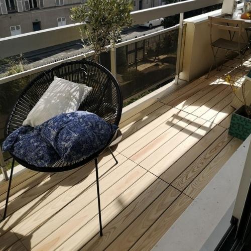 Terrasse clipsable en cèdre massif pour balcon