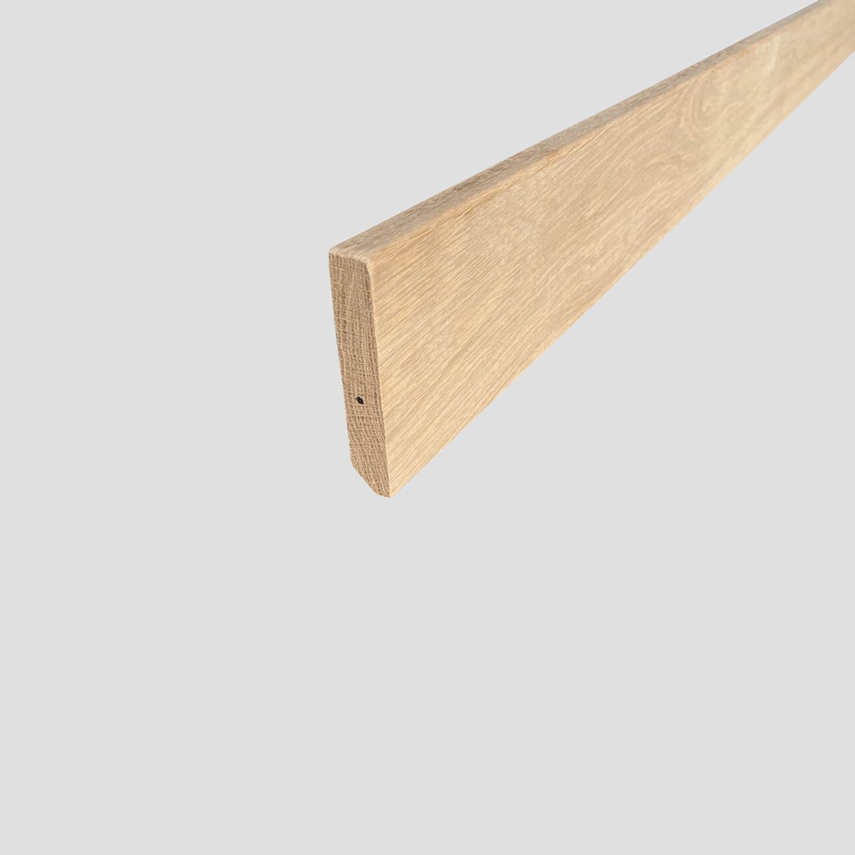 plinthe chene massif bord carre